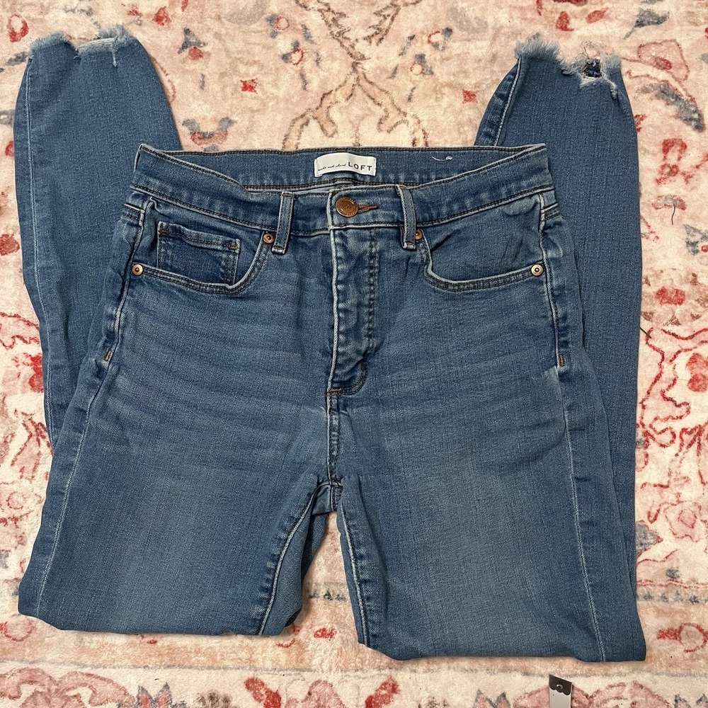 Loft Medium Wash Denim Mid Rise Frayed Hem Ankle Skinny Jeans size 6/28‎
